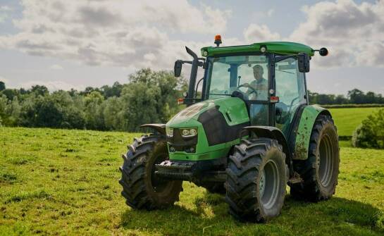 Jak ciągniki zwiększają efektywność produkcji rolnej?