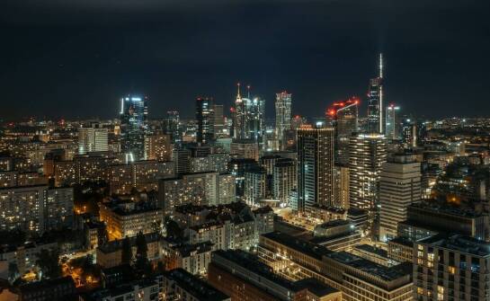 Sprzedaż złota a zmieniające się kursy walut – co warto wiedzieć?