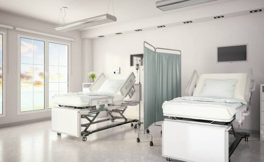 Łóżka do opieki domowej - jakie akcesoria mogą zwiększyć ich funkcjonalność?