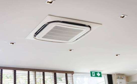 Jak klimatyzacja wpływa na wydajność pracowników w biurze?