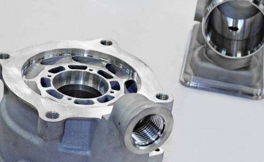 Jakie są kluczowe zalety form wtryskowych dla przemysłu motoryzacyjnego?