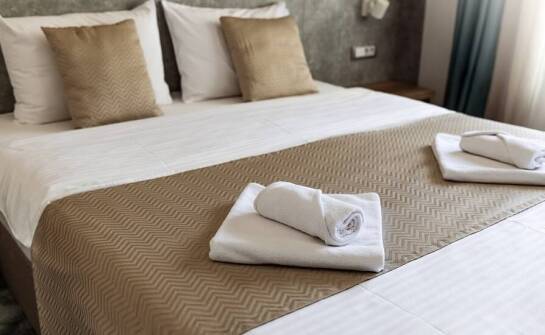 Pościel hotelowa 140x200 – co decyduje o jej wyjątkowości i popularności?