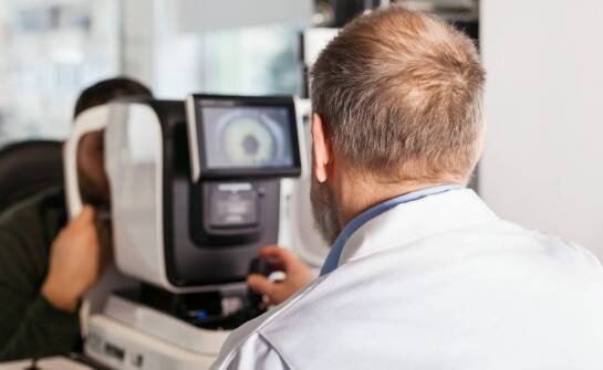 Jakie innowacje technologiczne wspierają leczenie chorób siatkówki?