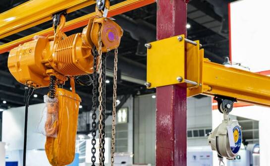 Znaczenie doradztwa technicznego przy zakupie części zamiennych do żurawi