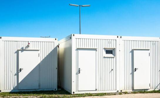 Jak kontenery budowlane biurowe wspierają szybki rozwój projektów?