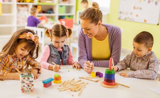 Rola nauczycieli w tworzeniu bezpiecznej atmosfery dla rozwoju dziecka w przedszkolu