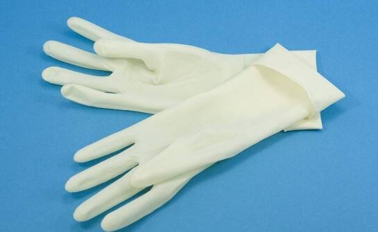 Jakie rękawice jednorazowe warto wybrać? Poradnik klienta sklepu medycznego