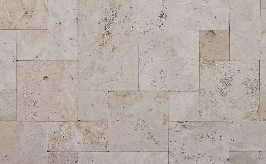 Trawertyn na ścianę: jak wybrać idealny wzór do swojego wnętrza?