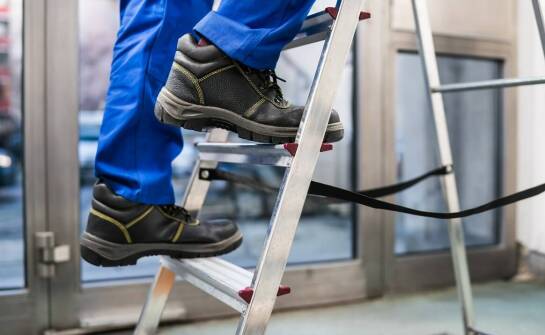 Drabiny aluminiowe rozsuwane – kluczowe aspekty użytkowania i konserwacji