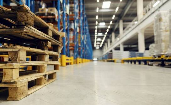 Wpływ palet metalowych na optymalizację przestrzeni magazynowej
