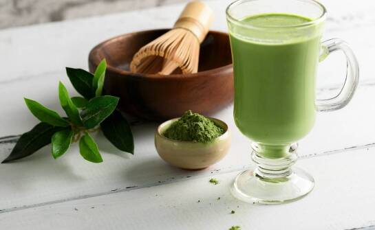 Zielona herbata a sportowcy – jakie korzyści niesie dla aktywnych fizycznie?