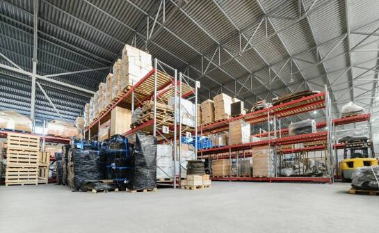 Rola outsourcingu w zarządzaniu przestrzenią magazynową w mazowieckim