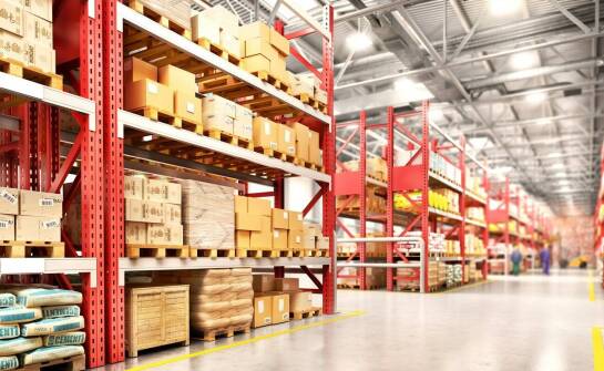 Jak efektywne zarządzanie magazynem wpływa na obsługę sklepów internetowych?