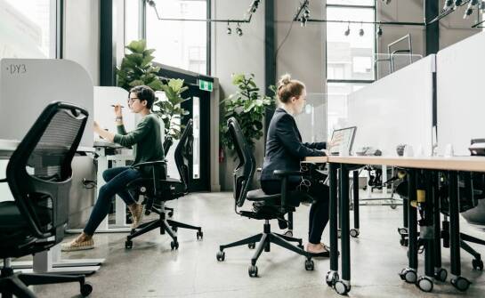 Tablice mobilne – praktyczne zastosowanie w przestrzeniach coworkingowych