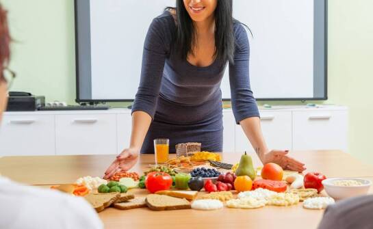 Jak polecany dietetyk radom dostosowuje diety do stylu życia pacjentów?