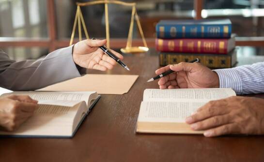 Jak przekłada się doświadczenie adwokatów z Konina na skuteczną obronę interesów klienta?