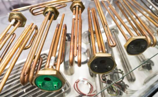 Jak gołoskrętkowe elementy grzejne wpływają na wydajność urządzeń domowych?