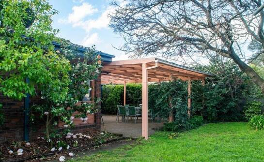 Przewodnik po wyborze idealnej pergoli ogrodowej dla Twojego tarasu