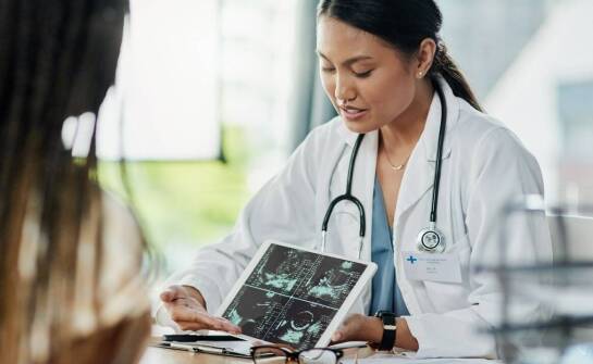 Bezpieczeństwo plastyki brzucha: na co zwrócić uwagę wybierając chirurga?