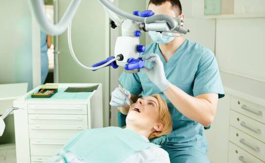 Rola zaawansowanego sprzętu w sukcesie leczenia kanałowego