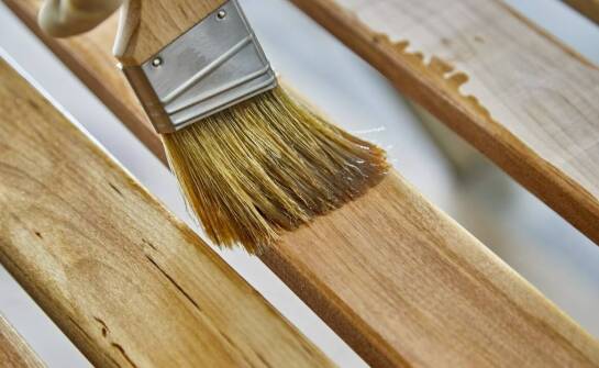 Impregnat do drewna a zrównoważone budownictwo – co warto wiedzieć?