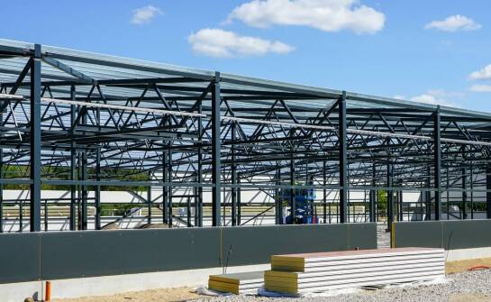 Darmowy montaż garaży blaszanych - jak to wpływa na decyzję zakupową?