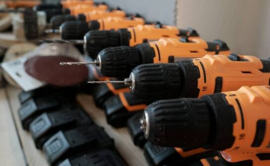 Elektronarzędzia w codziennej pracy – jak zwiększają produktywność?