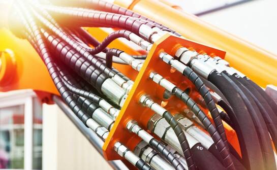 Filtry do hydrauliki – jak wpływają na wydajność maszyn rolniczych?