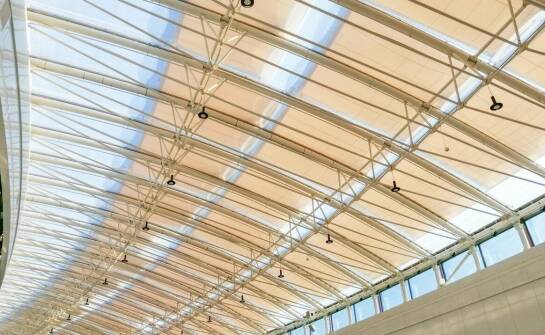 Energooszczędność dzięki świetlikom dachowym – jakie rozwiązania są najbardziej efektywne?