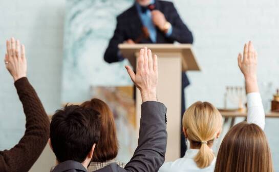 Jakie są najnowsze trendy na rynku aukcji dzieł sztuki?