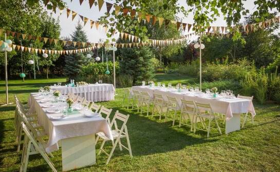 Eventy plenerowe z firmą cateringową Trzebinia – jak zapewnić sukces wydarzenia?