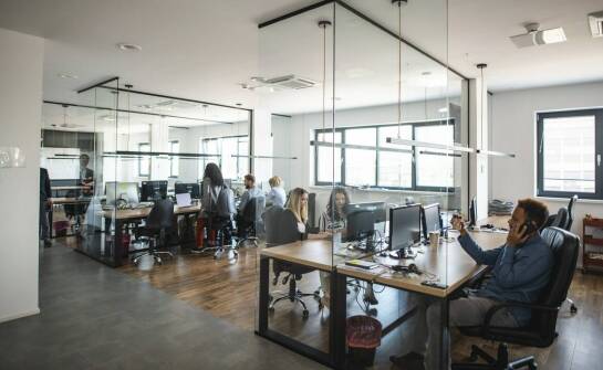 Znaczenie agencji pracy dla zatrudnienia tymczasowego w branży produkcyjnej