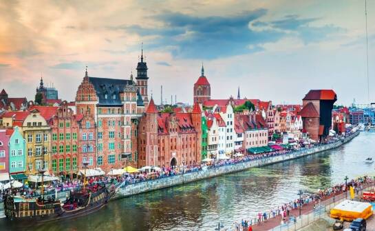 Wykorzystanie lokalnych motywów w bilbordach reklamowych w Gdańsku