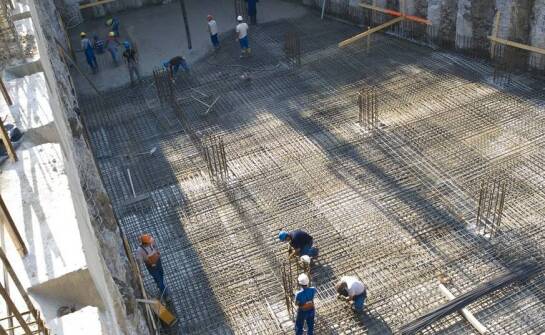 Nowoczesne technologie wzmacniania betonu w obiektach przemysłowych