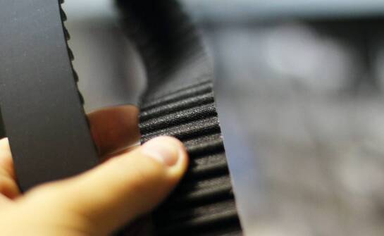 Wpływ temperatury na wydajność pasów klinowych – jak temu przeciwdziałać?