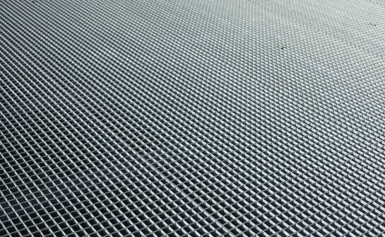 Rola siatek szklanych w budowie obiektów sportowych