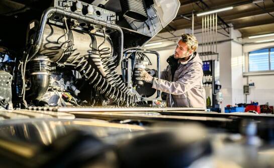 Czyszczenie suchym lodem a konserwacja sprzętu budowlanego