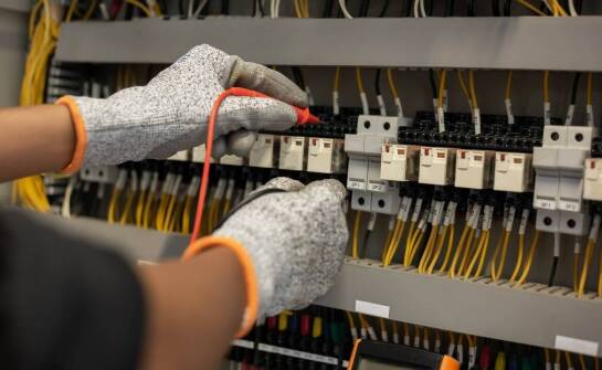 Znaczenie odbiorów i pomiarów instalacji elektrycznych w środowisku przemysłowym