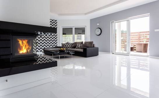 Posadzki żywiczne dekoracyjne a ochrona przed wilgocią w piwnicach