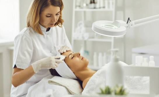 Lifting twarzy i ciała – jakie są najczęstsze obawy pacjentów?