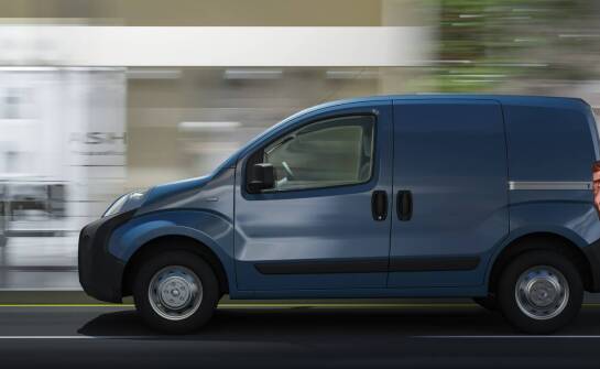 Jak zapewnić terminowość dostaw w transporcie aut z Niemiec?