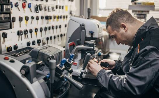 Kluczowe kroki w procesie serwisowania krajalnic spożywczych