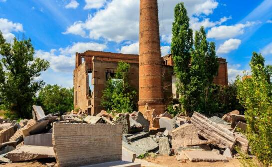 Jak dochodzić swoich praw do odszkodowania za szkody poniesione w wyniku działania sił natury?