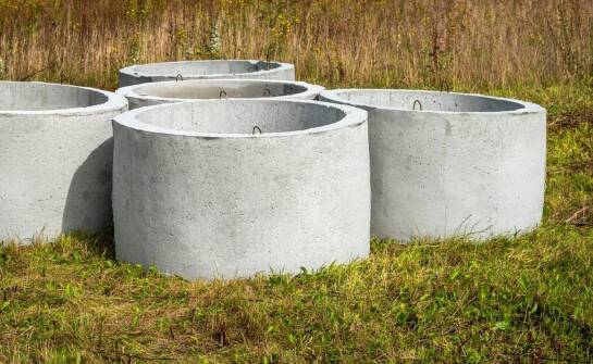 Jakie są zalety zastosowania kręgów betonowych w instalacjach wodociągowych?
