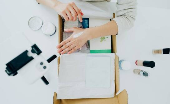 Personalizacja opakowań dla e-commerce jako klucz do sukcesu sprzedażowego