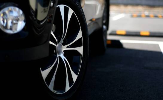 Czy warto inwestować w personalizowane kołpaki 13?