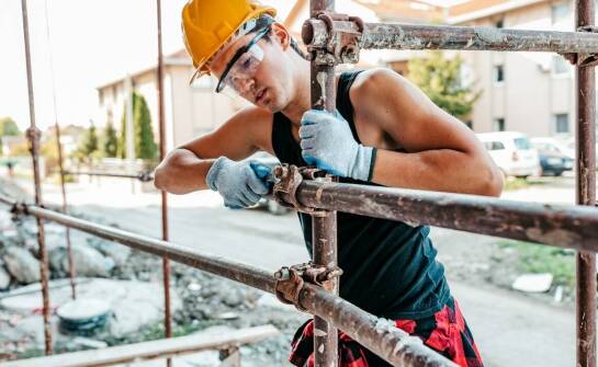 Zalety montażu bram ogrodzeniowych przez profesjonalistów