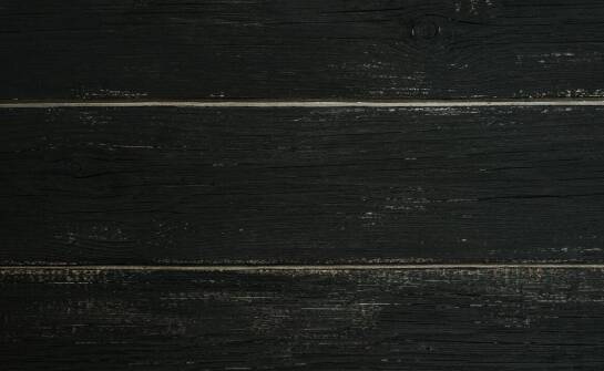 Proces produkcji deski opalanej – od surowca do gotowego produktu