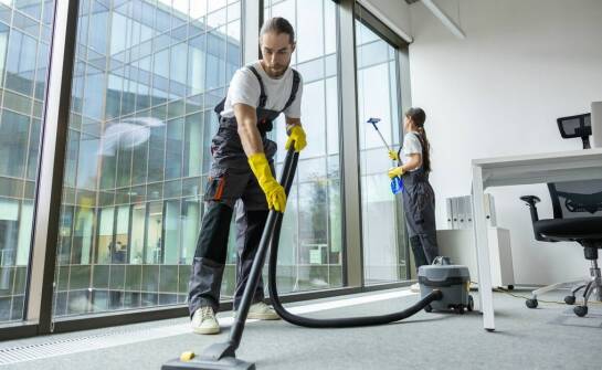 Jak wybrać najlepszą ofertę sprzątania dla swojego biura?