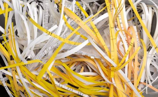 Niszczarka dokumentów jako niezbędny element wyposażenia biura